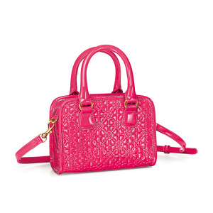 表参道フラッグシップ オープン記念限定バッグ／15,000円（税抜） 赤・青・ピンク・黒の全４色展開 